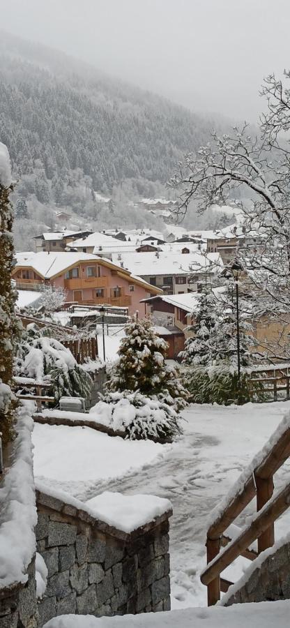 Le Balze Di Carisolo, Trilocale Con Giardino Apartment Bagian luar foto